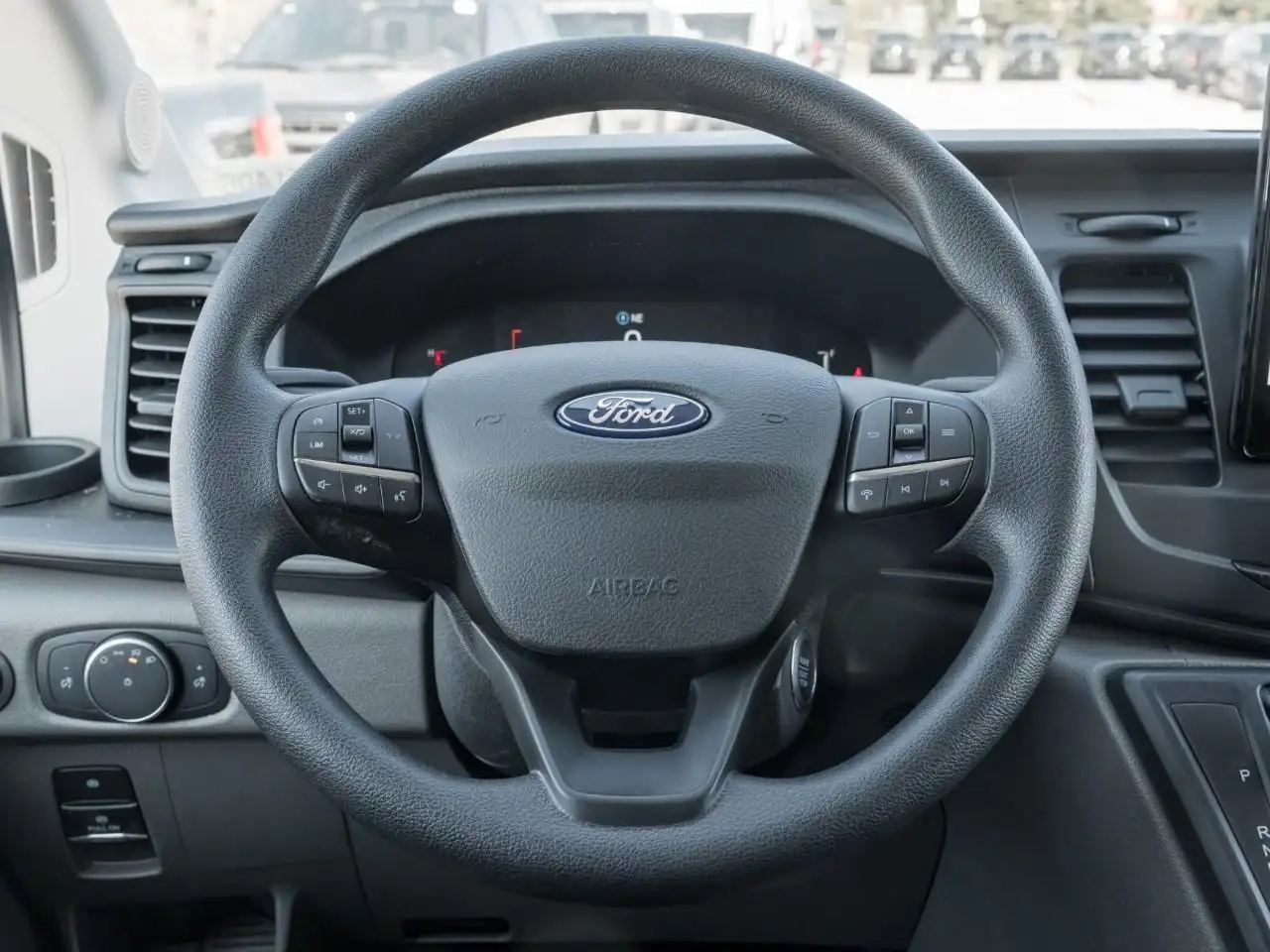 Ford Transit Cargo Van снимка Ford Transit Cargo Van