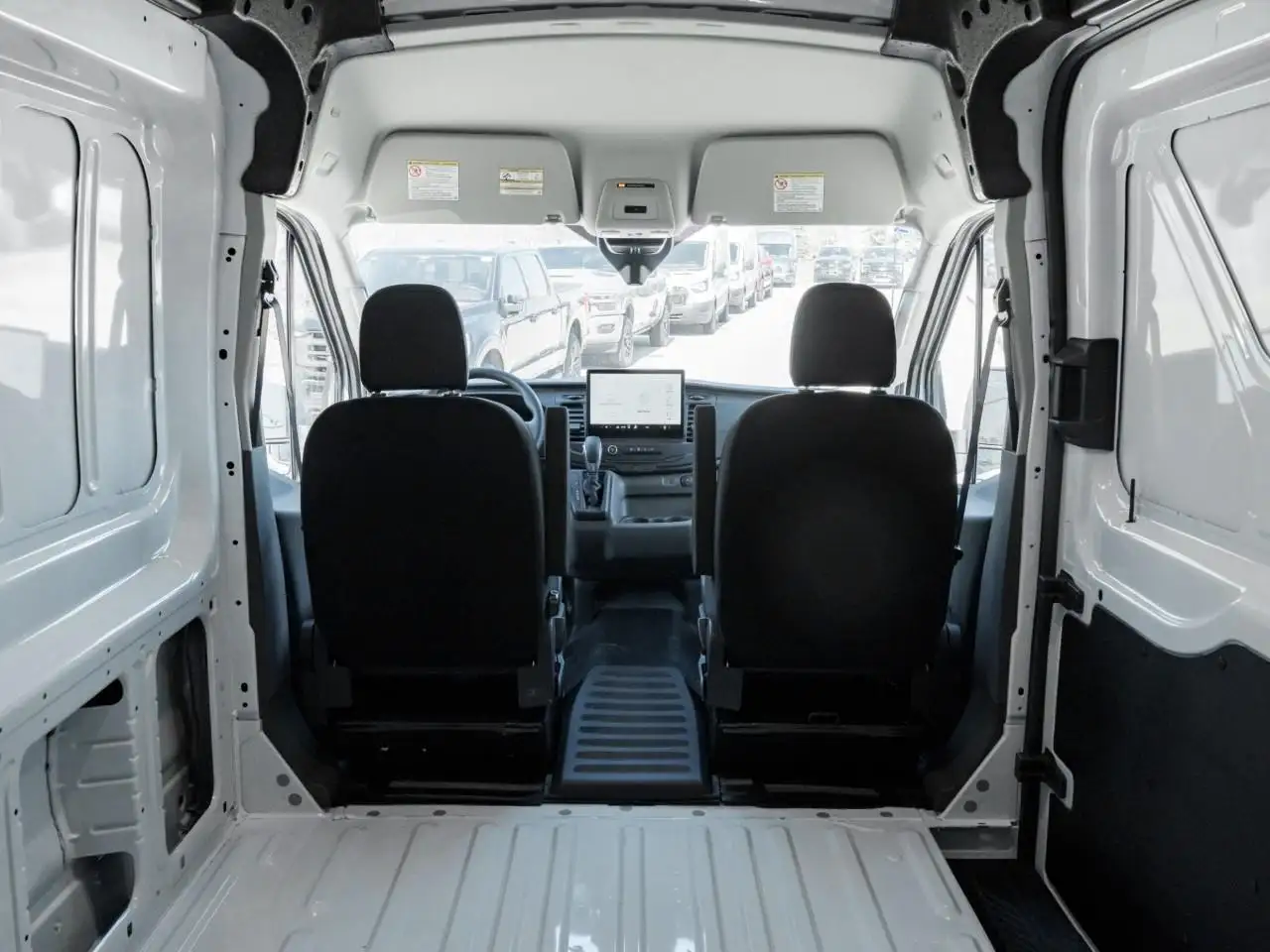 Ford Transit Cargo Van снимка Ford Transit Cargo Van