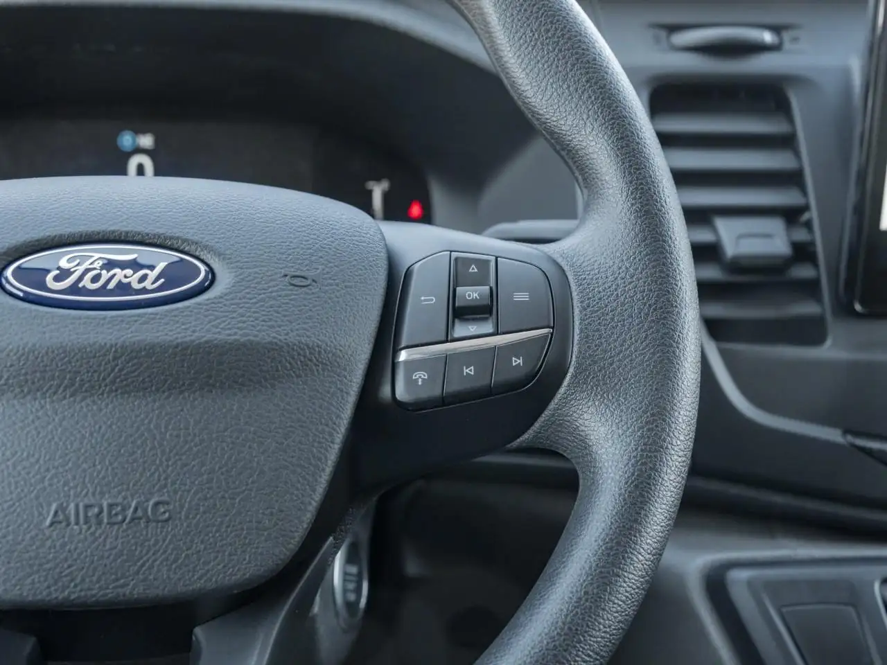 Ford Transit Cargo Van снимка Ford Transit Cargo Van