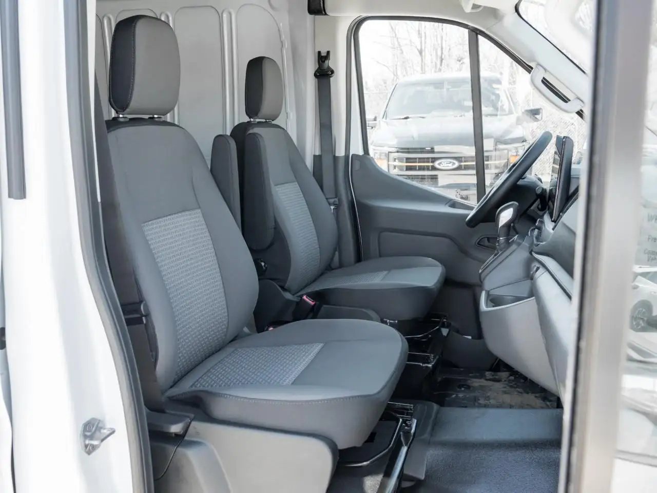 Ford Transit Cargo Van снимка Ford Transit Cargo Van