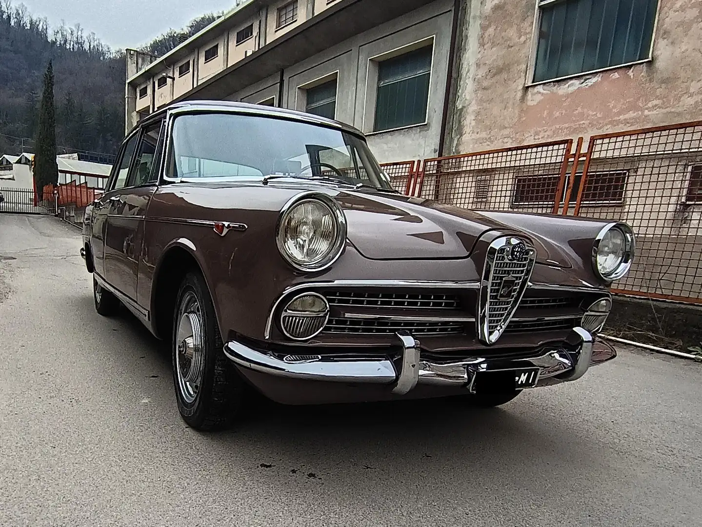 Alfa Romeo 2000 Beige - 1