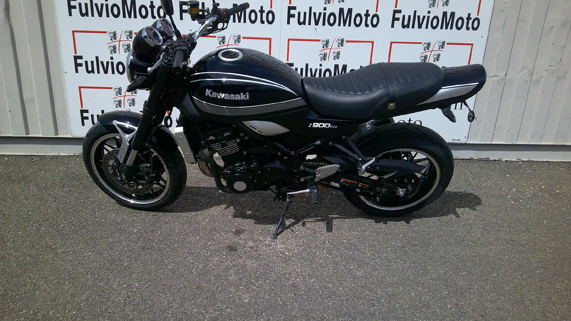 Kawasaki Z900RS Noir - 1