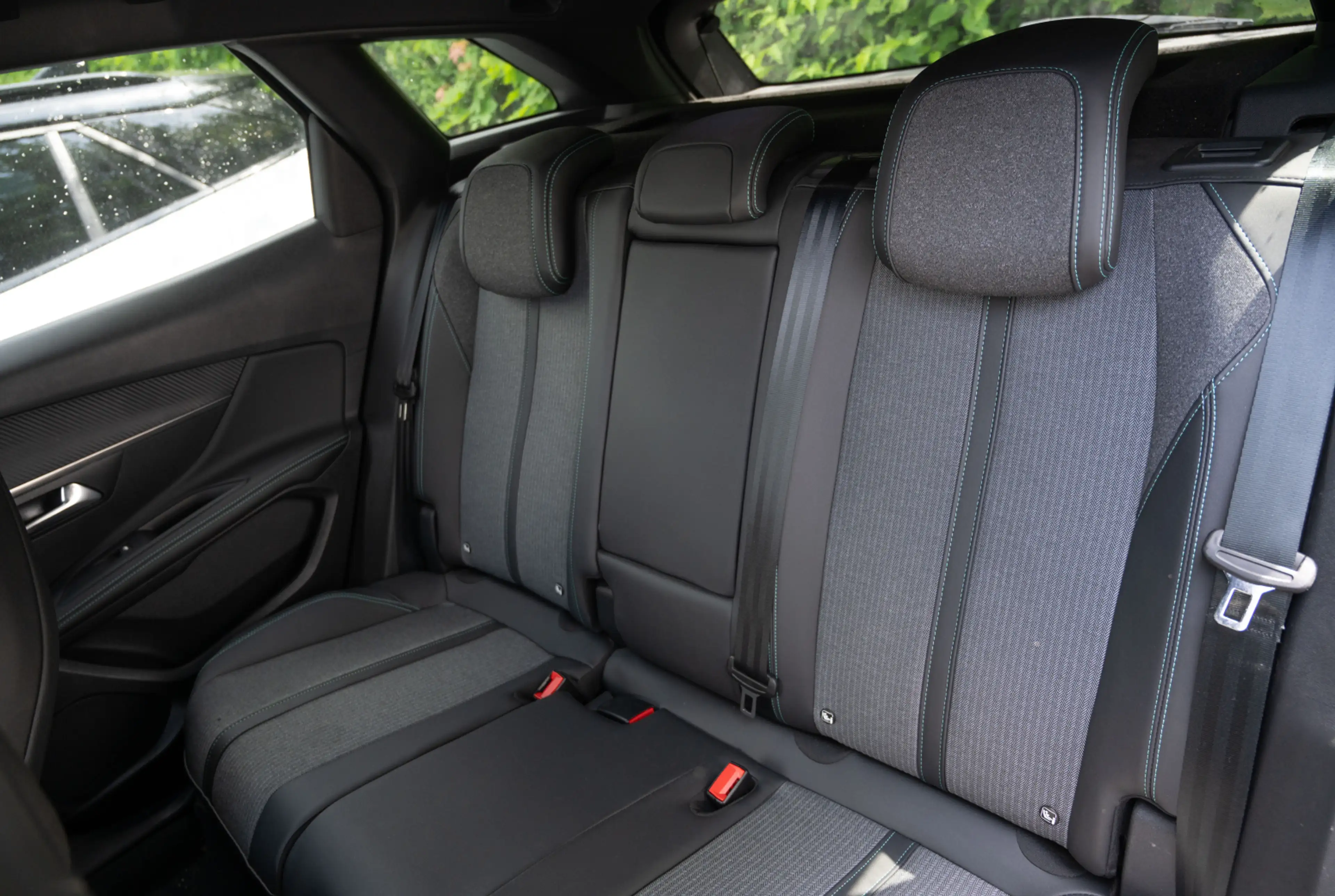 Peugeot 3008 Allure Pack 1.2 Hybrid 136 e-DSC6 *GW-TOP-DEAL* *INVENTUR-SALE* — photo 8