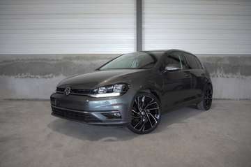 ✖️ 19' R-LINE | APPLE CARPLAY | BLACK PACK|TVA