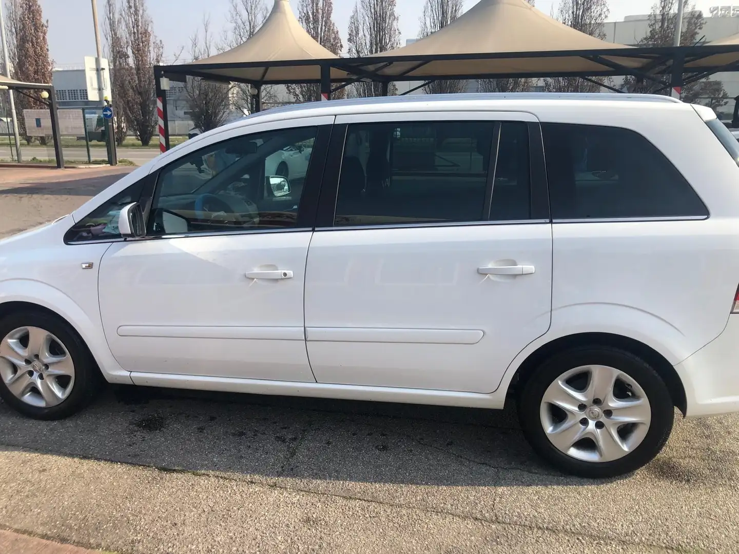 Opel Zafira 1.7 cdti ecoflex One 125cv Biały - 1