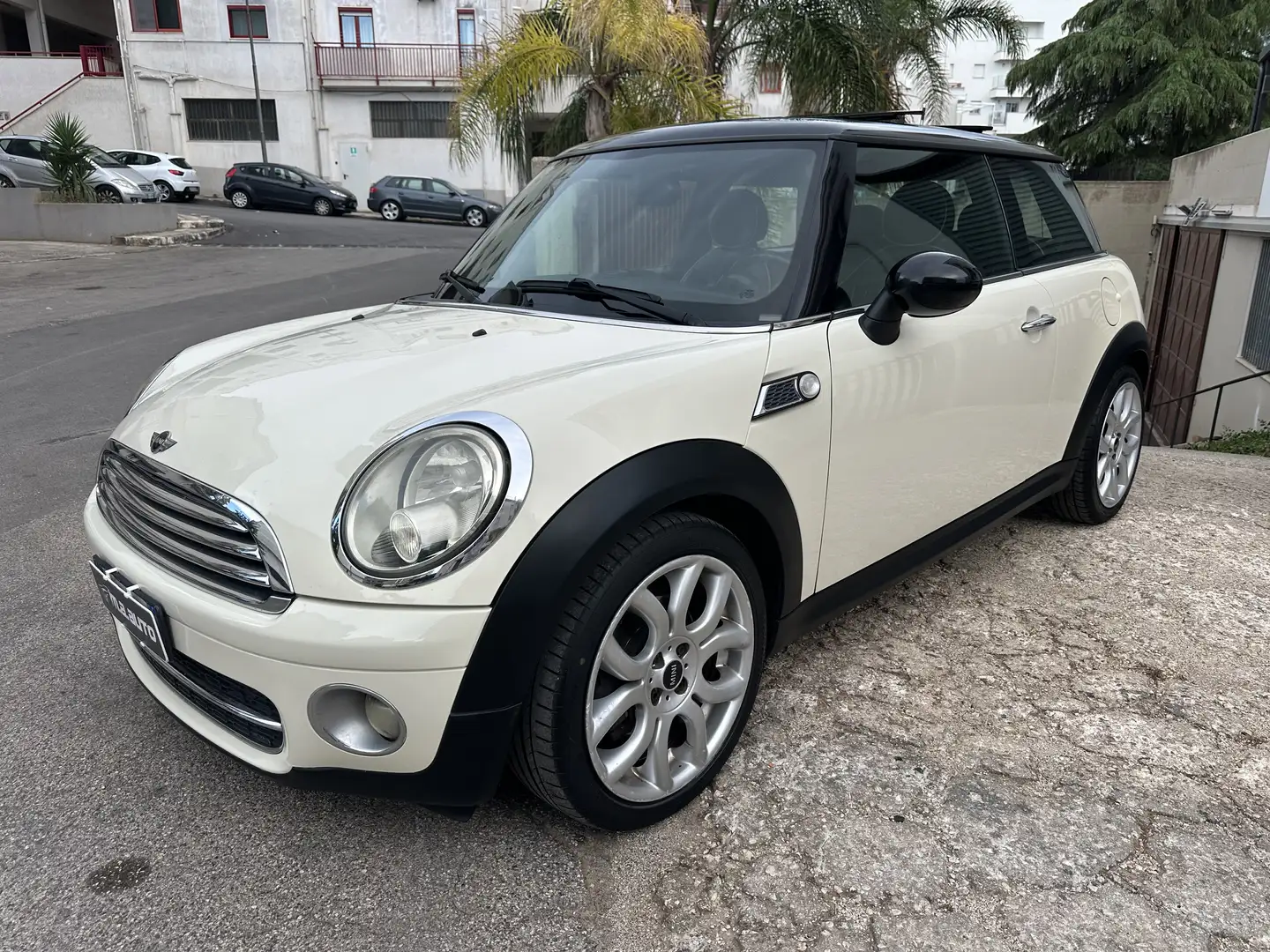 MINI Cooper D 1.6 D 109 cv 2010  pelle e tetto perfetta garanzia - 1