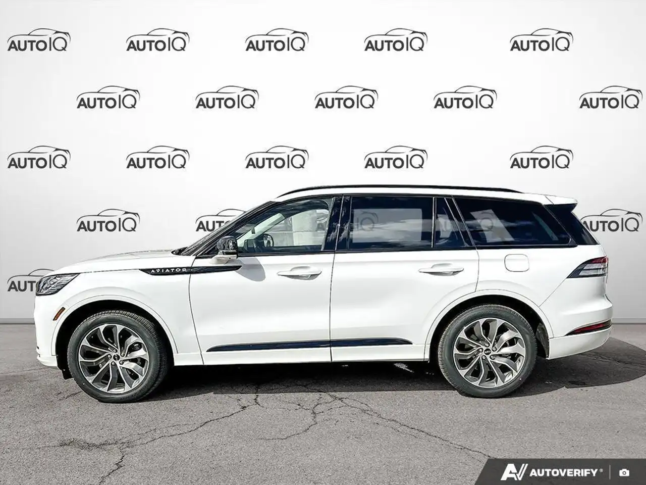Lincoln Aviator снимка Lincoln Aviator