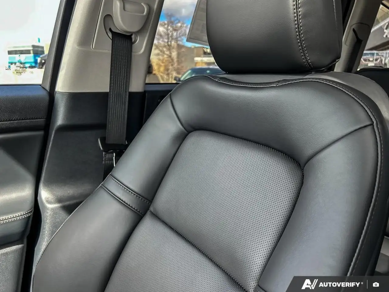 Lincoln Aviator снимка Lincoln Aviator