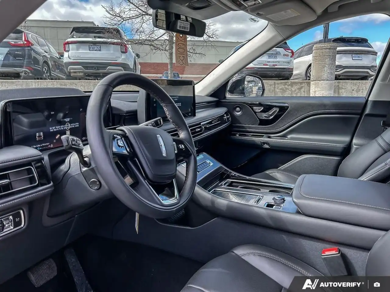 Lincoln Aviator снимка Lincoln Aviator