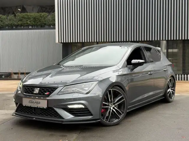 SEAT Leon CUPRA / 300 HP/ ALCANTARA/ AUTOMATIQUE/ LED/ NAVI/