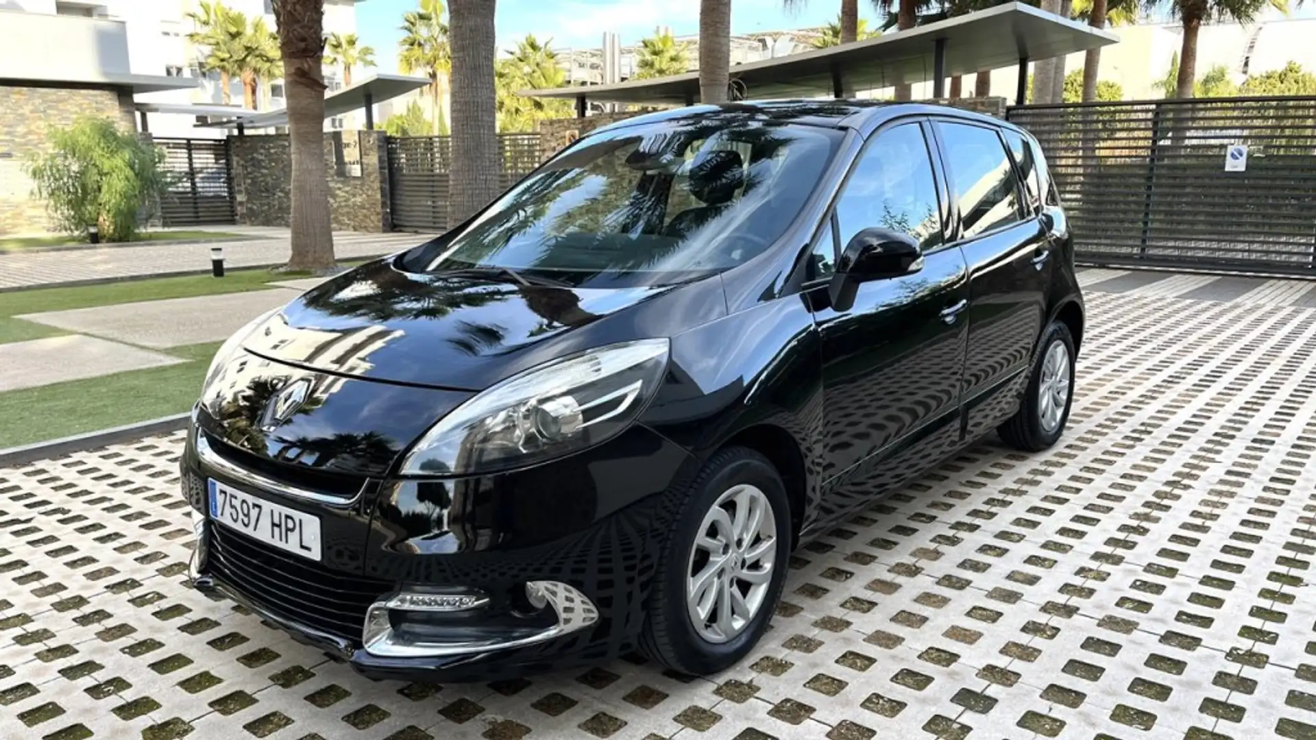 Renault Scenic 1.5dCi Dynamique 110 Schwarz - 1