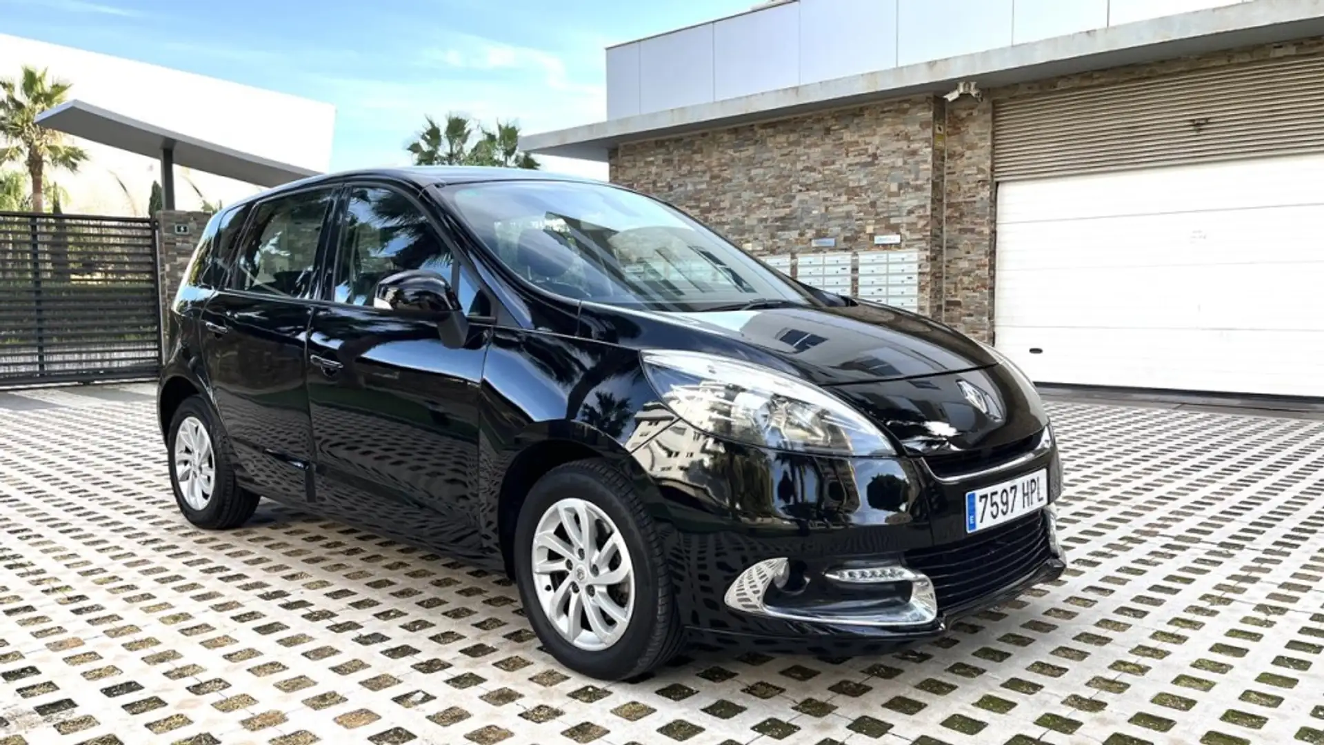 Renault Scenic 1.5dCi Dynamique 110 Schwarz - 2