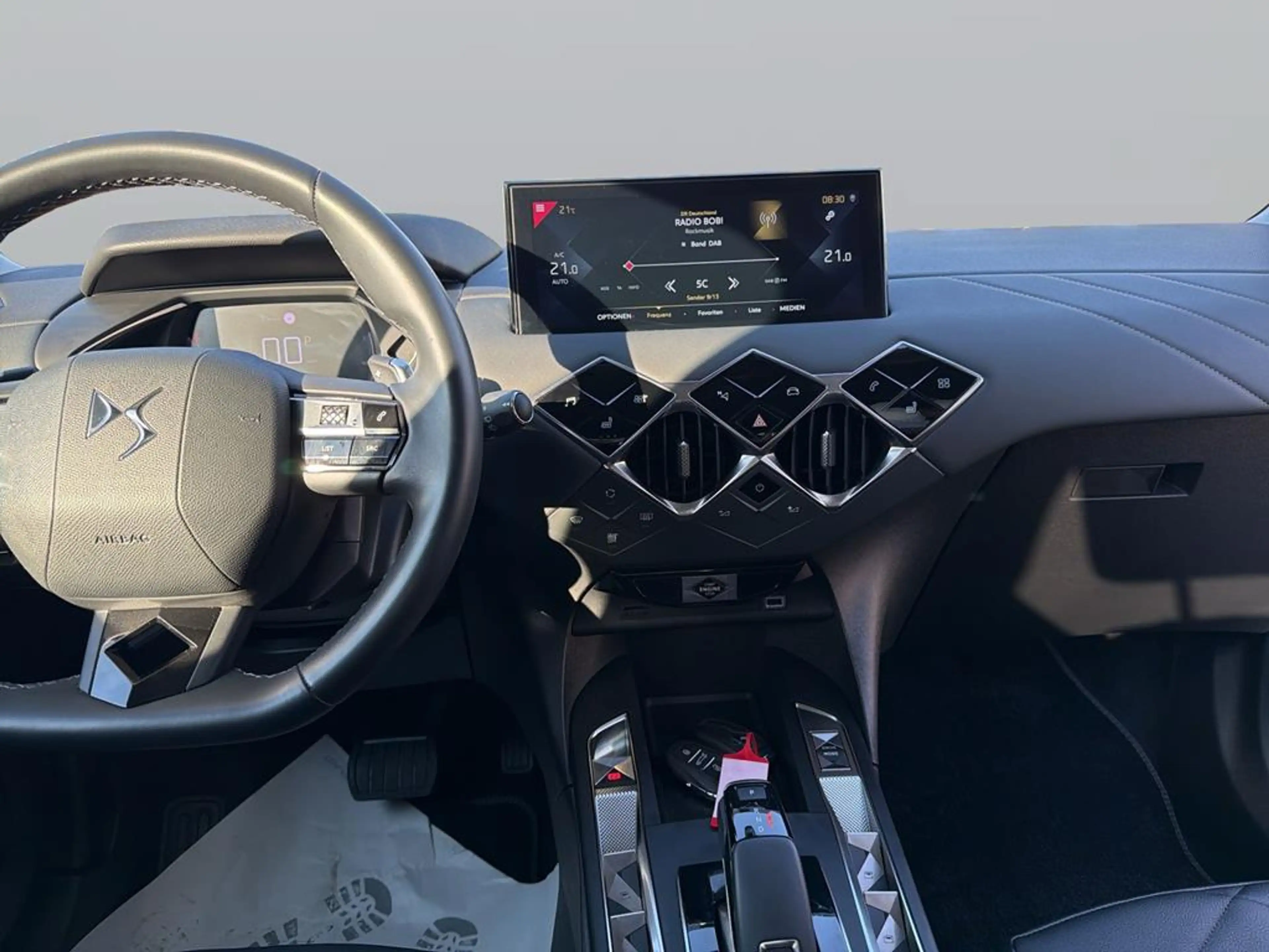 DS Automobiles DS 3 Crossback Faubourg — photo 12