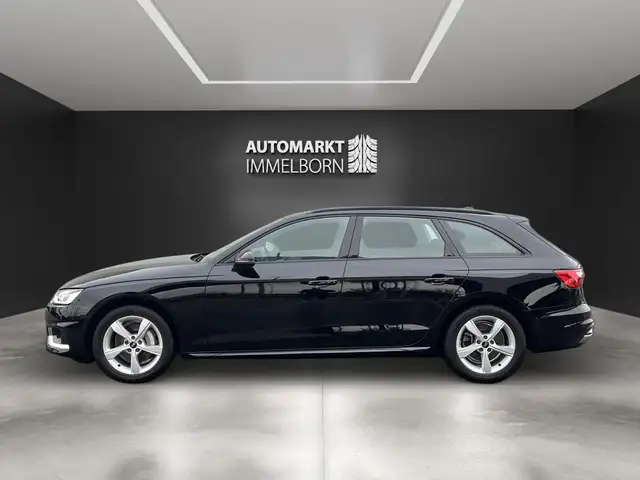 Audi A4 view 11