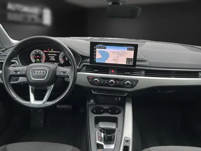 Audi A4 view 14