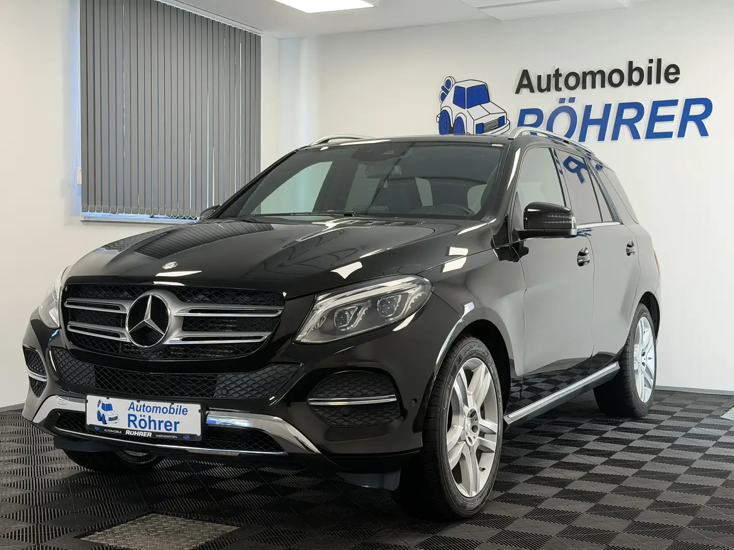 Mercedes-Benz GLE 350 d 4Matic Pano AHK Kamera ILS-LED Navi Schwarz - 1