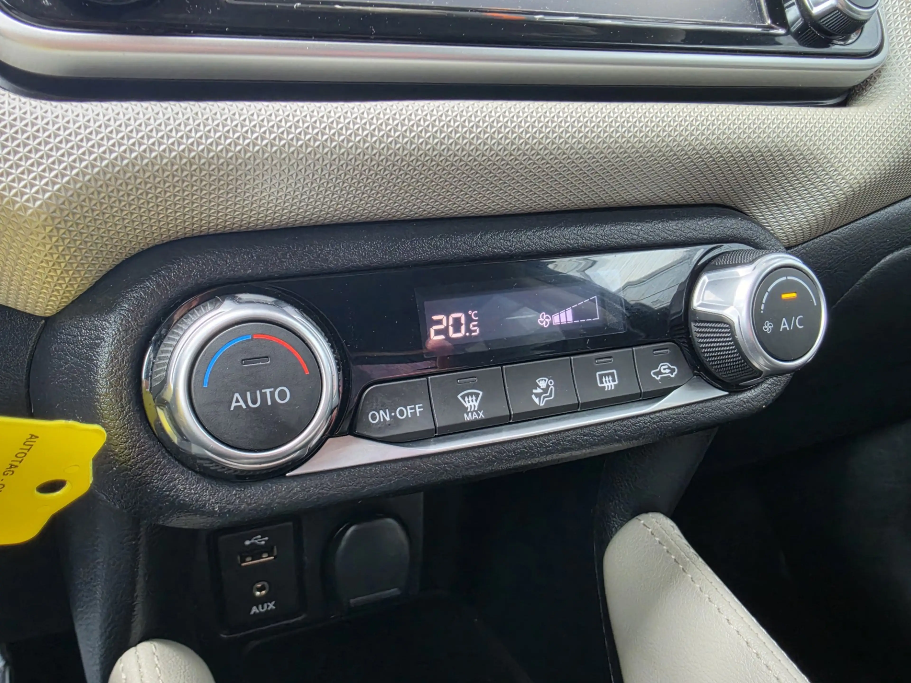 Nissan Micra 0.9 IG-T N-Connecta|Trekhaak|Camera|Clima — photo 10