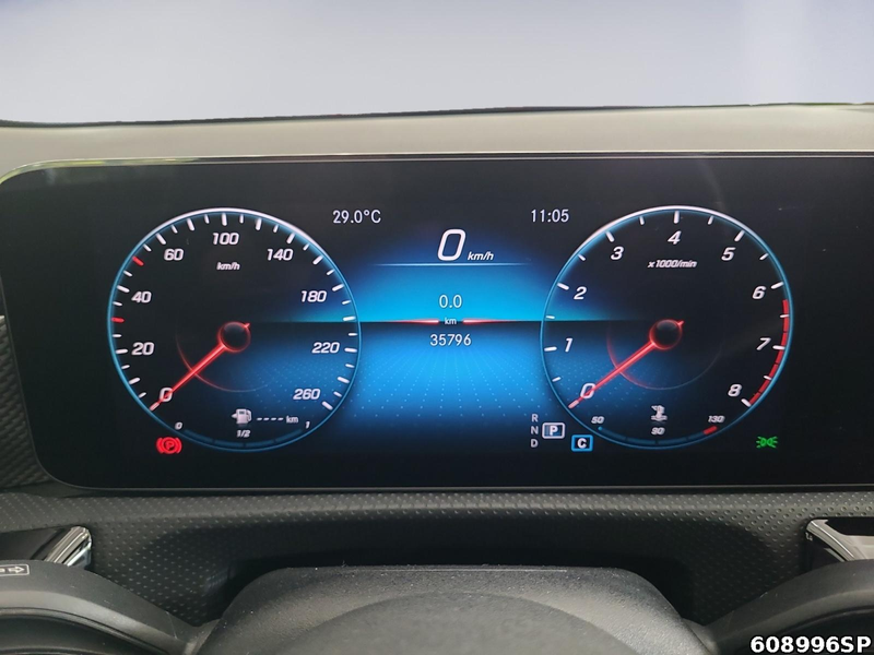 Mercedes-Benz CLA 180 Progressive CarPlay MBUX LED — photo 10