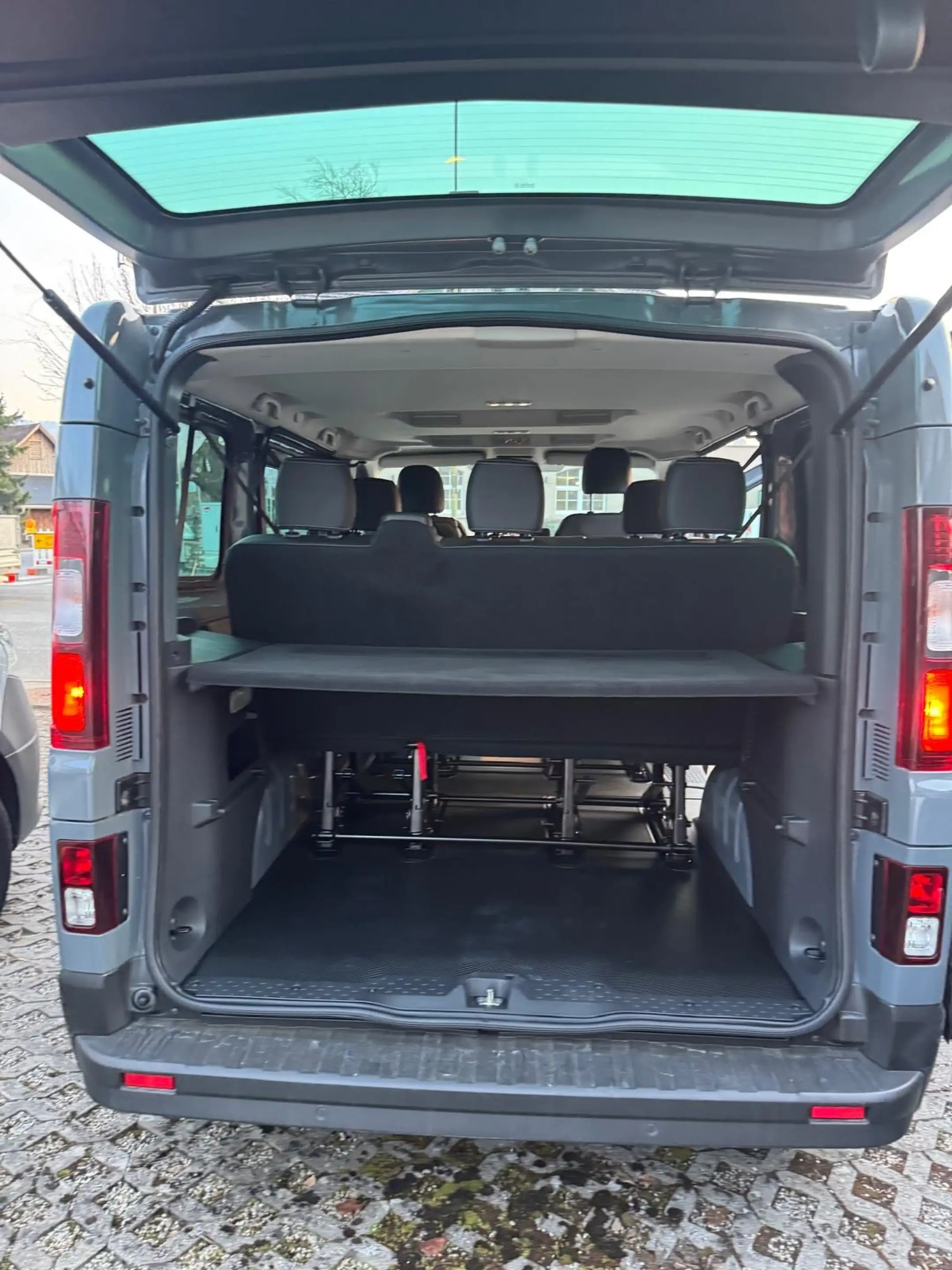 Nissan Primastar Kombi L1H1 3,0 t dCi 150 8stz N-Connecta — photo 6