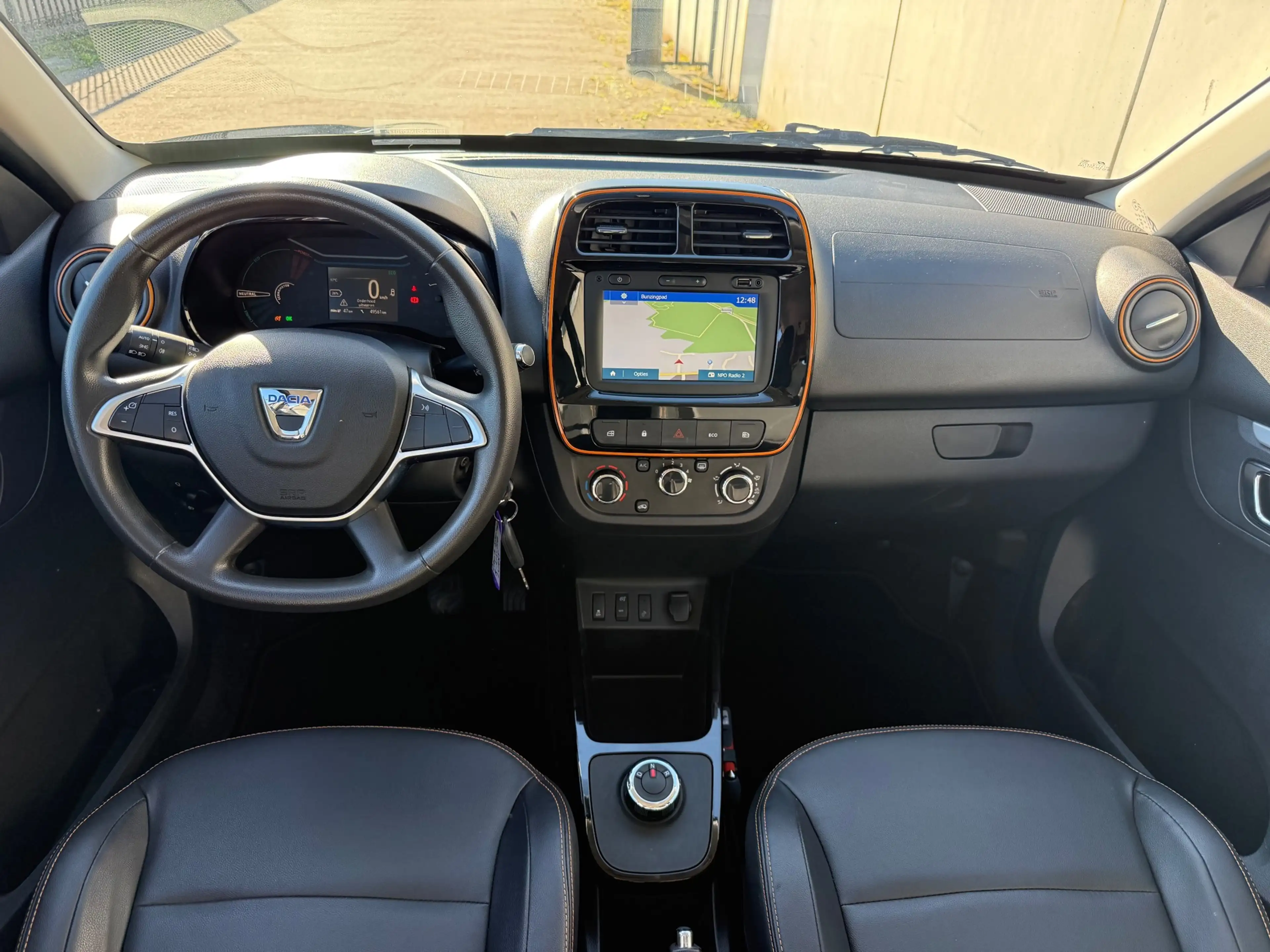 Dacia Spring Comfort Plus 27 kWh/LEDER/CAMERA/PDC/NAVI/NL AUTO/ — photo 13