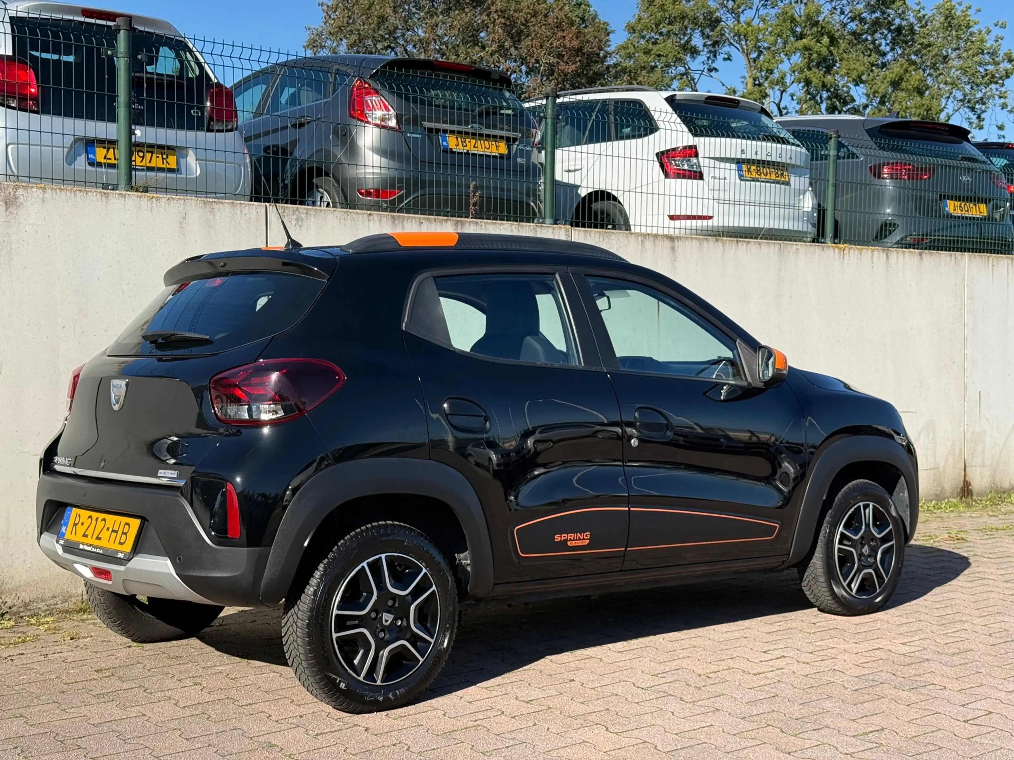Dacia Spring Comfort Plus 27 kWh/LEDER/CAMERA/PDC/NAVI/NL AUTO/ — photo 7
