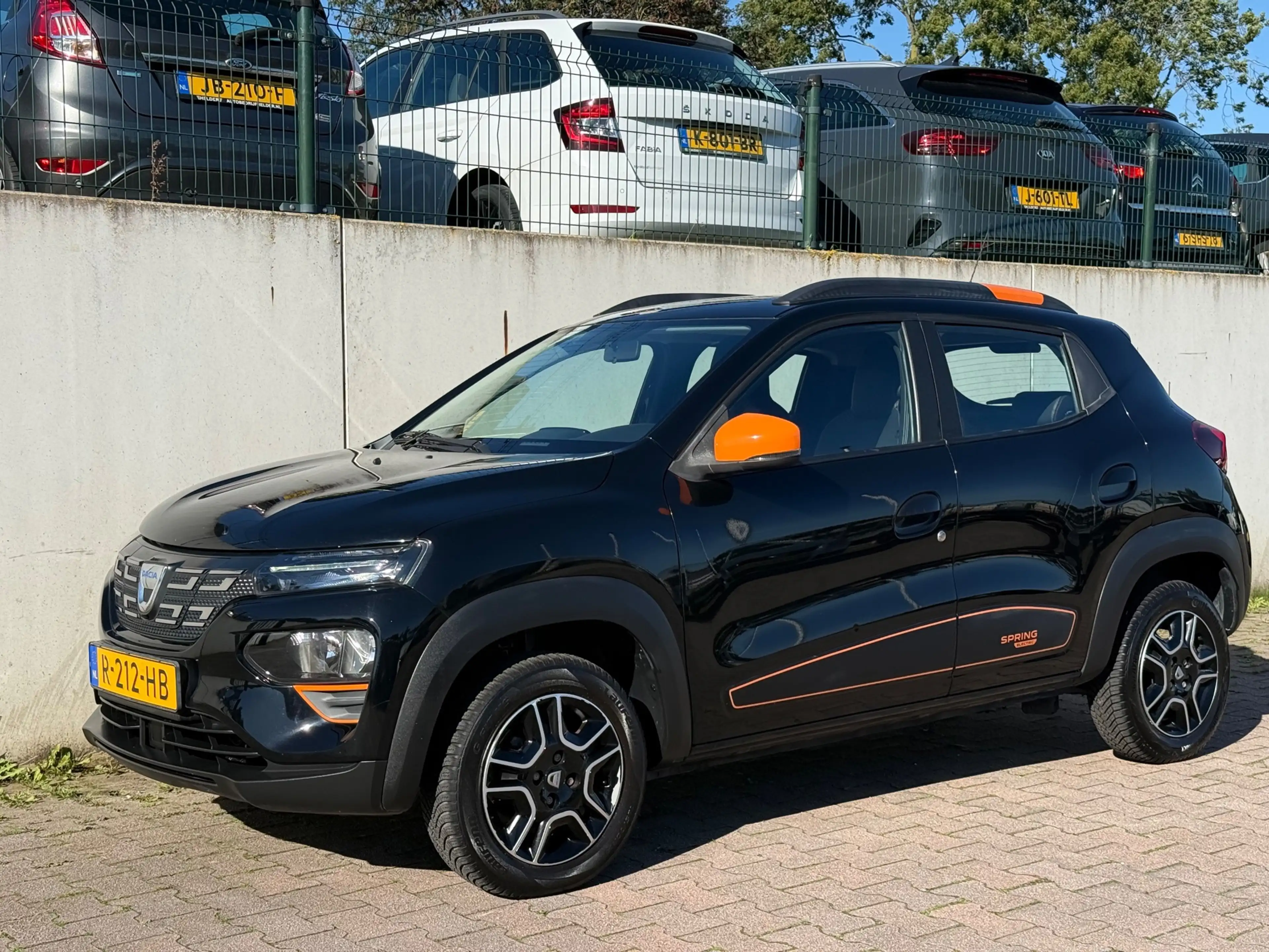 Dacia Spring Comfort Plus 27 kWh/LEDER/CAMERA/PDC/NAVI/NL AUTO/ — photo 3