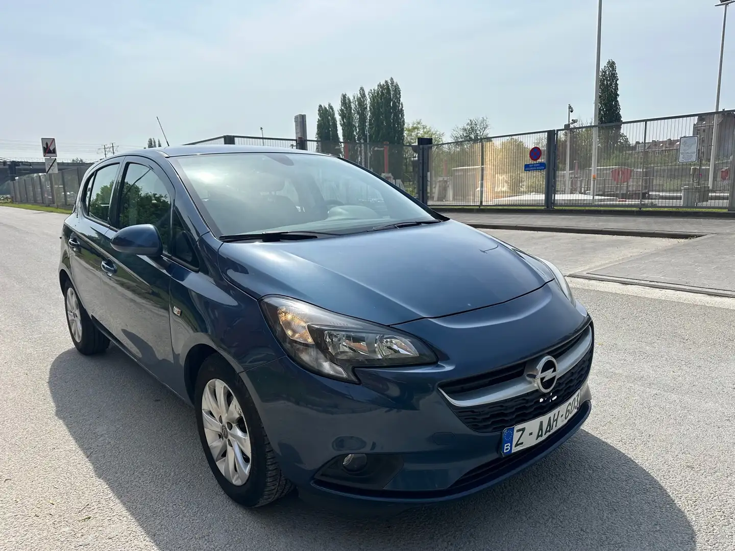 Opel Corsa 1.2i Enjoy Blauw - 1