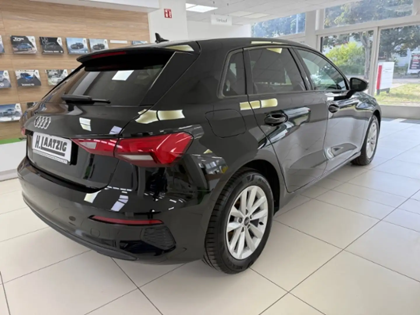 Audi A3 Sportback 35 TFSI S tronic Noir - 2