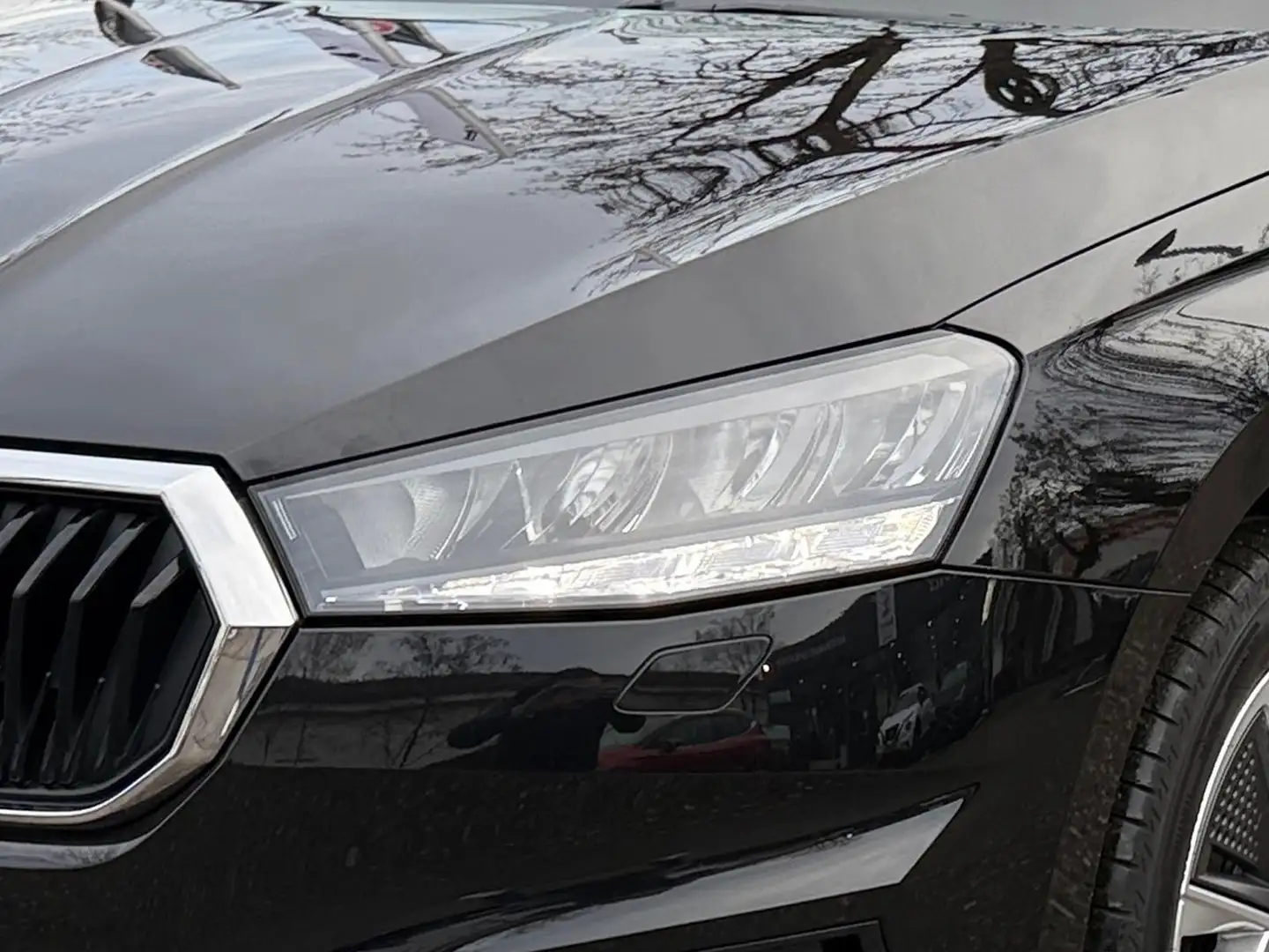 Skoda Fabia 1.0 TSI Style DSG LED SHZ PDC Schwarz - 2