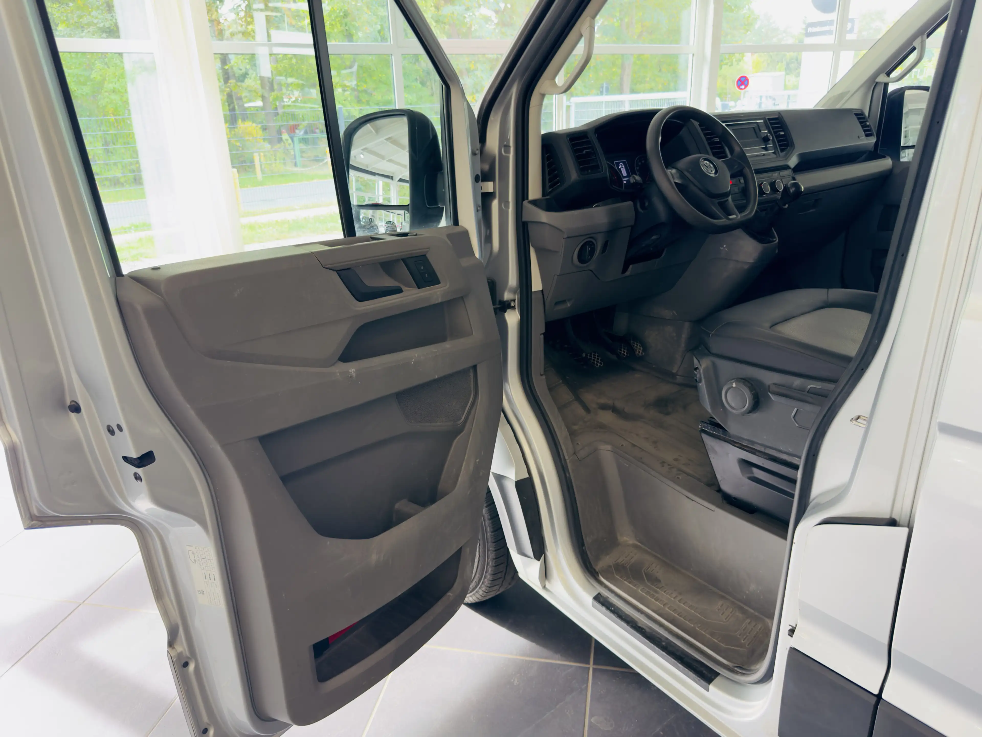 Volkswagen Crafter PLUS 35 MITTELLANG 6-SITZER   KLIMA — photo 10
