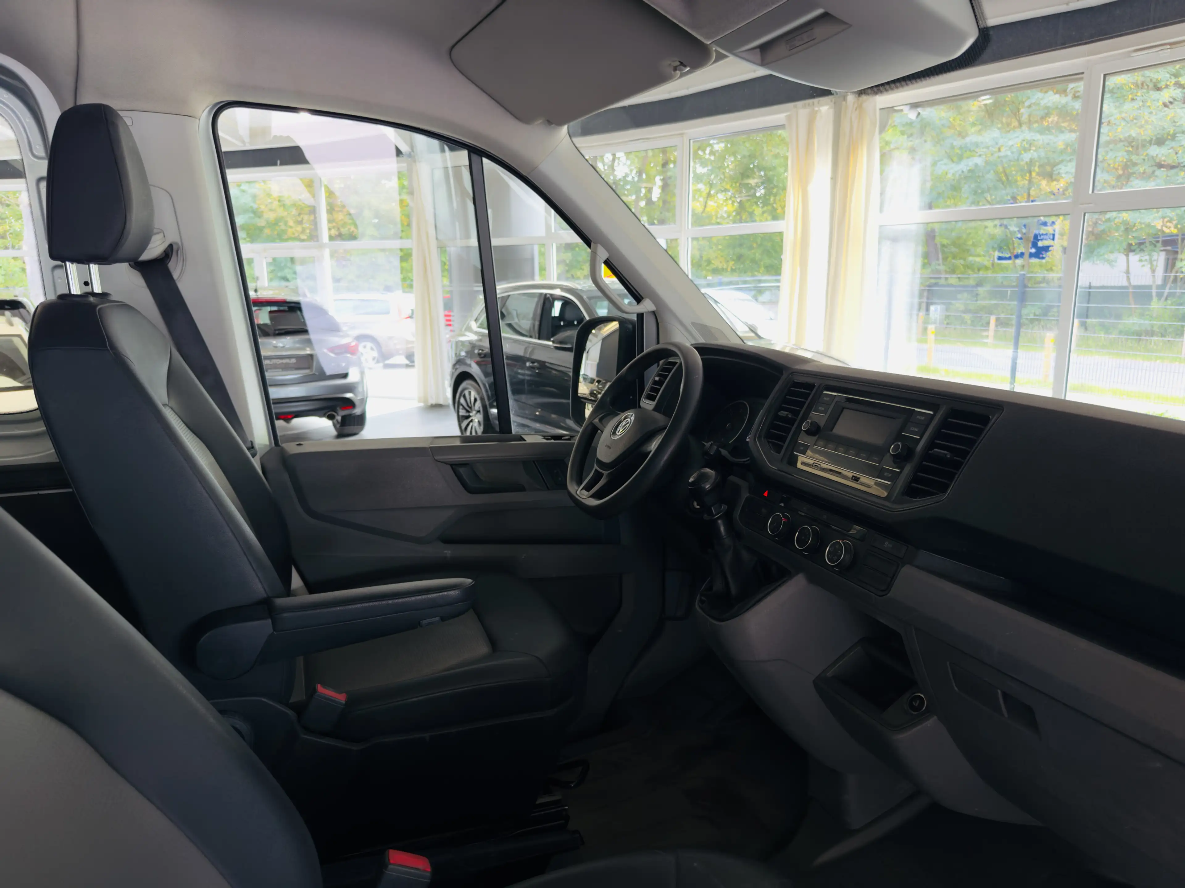 Volkswagen Crafter PLUS 35 MITTELLANG 6-SITZER   KLIMA — photo 9