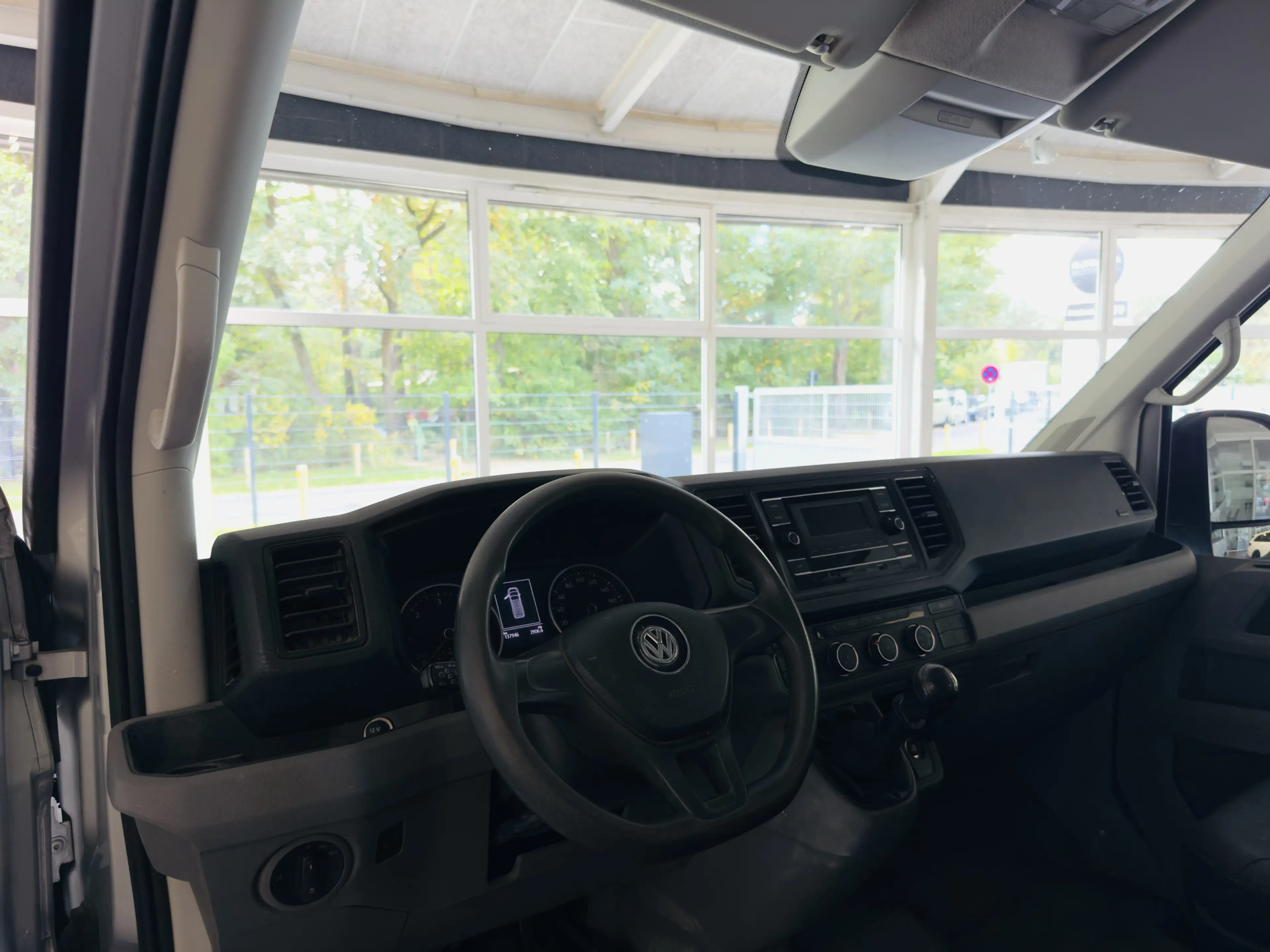 Volkswagen Crafter PLUS 35 MITTELLANG 6-SITZER   KLIMA — photo 11
