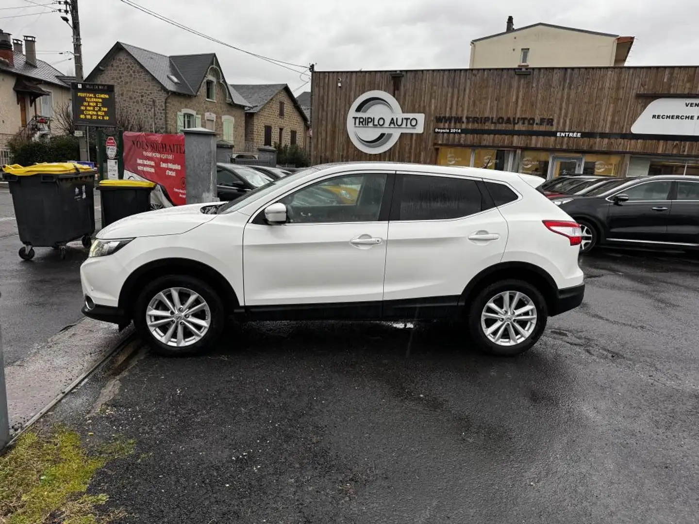 Nissan Qashqai 1.5 dCi FAP - 110 Connect Edition gps + clim + camera AR Blanc - 2