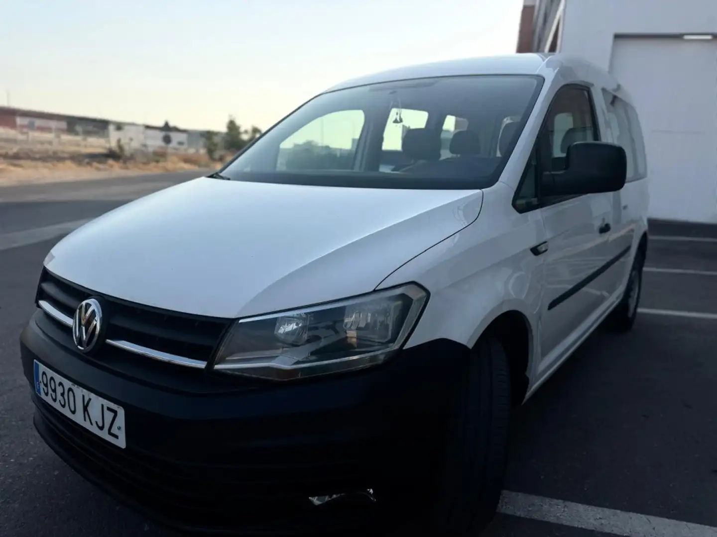 Volkswagen Caddy 2.0TDI Beach 75kW Blanco - 2