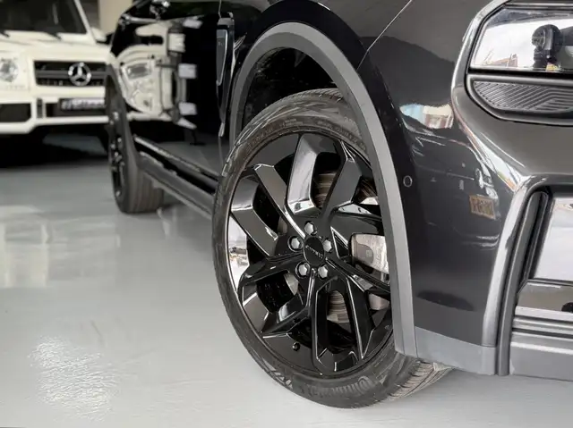 Lynk & Co 01 view 23