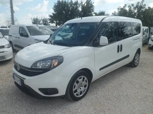 Fiat Doblo furgone maxi 5 posti autocarro
