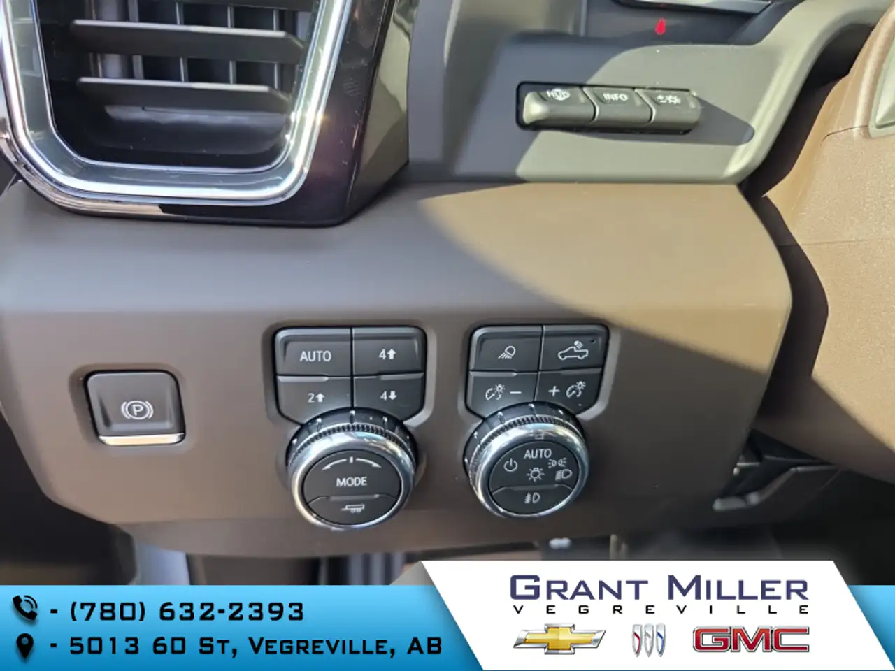 GMC Sierra 3500HD снимка GMC Sierra 3500HD