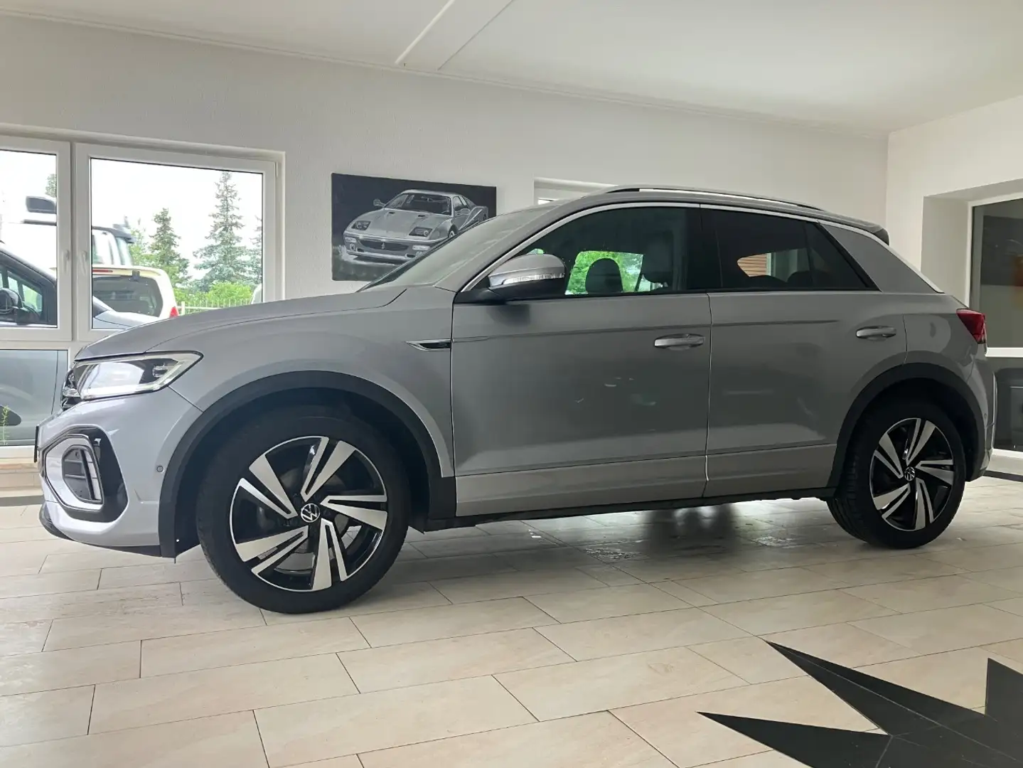 Volkswagen T-Roc 1.5 TSI R-Line DSG LED Assistenten Silber - 2