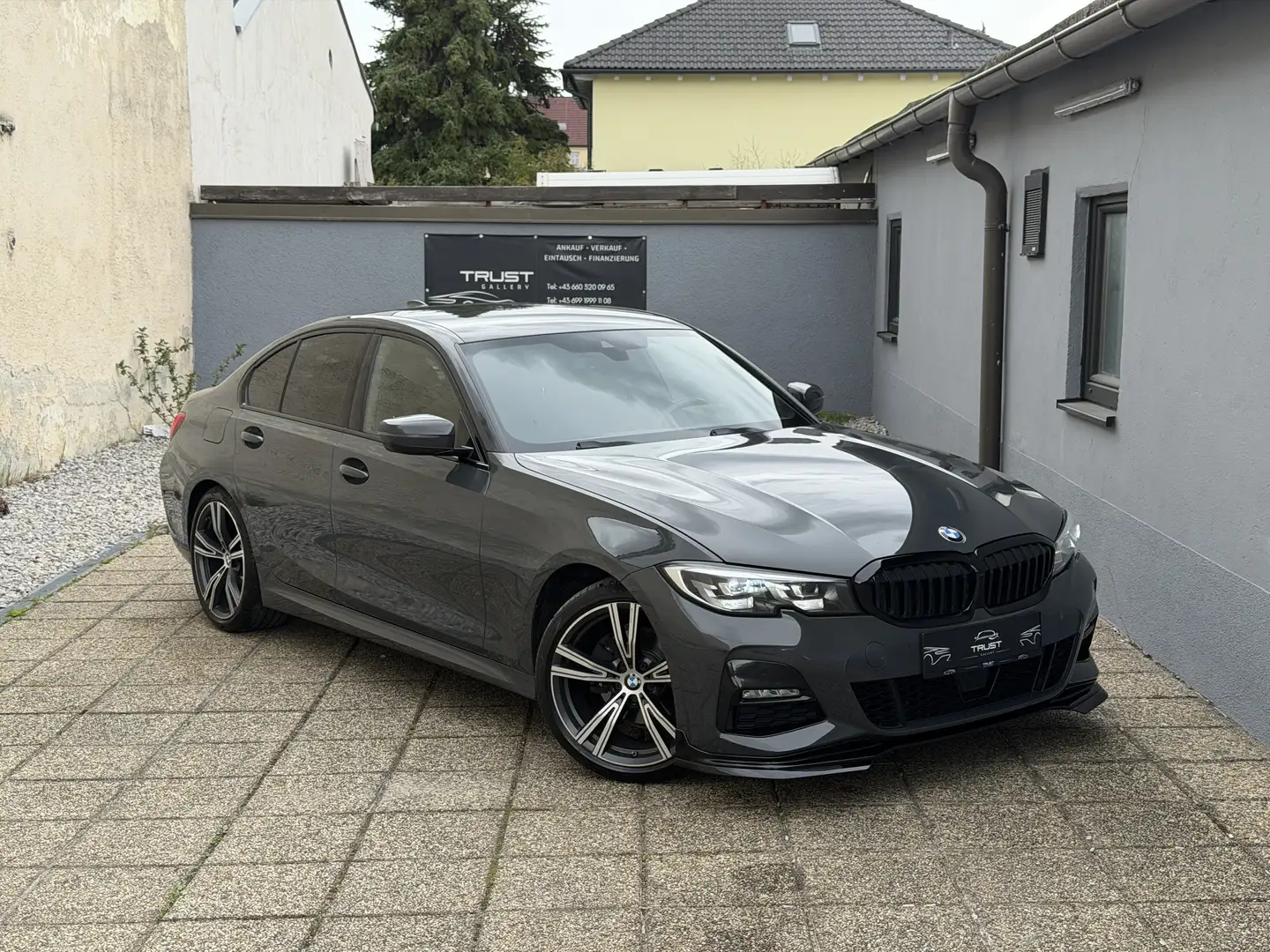 BMW 320 320d M Sport Aut. - 1