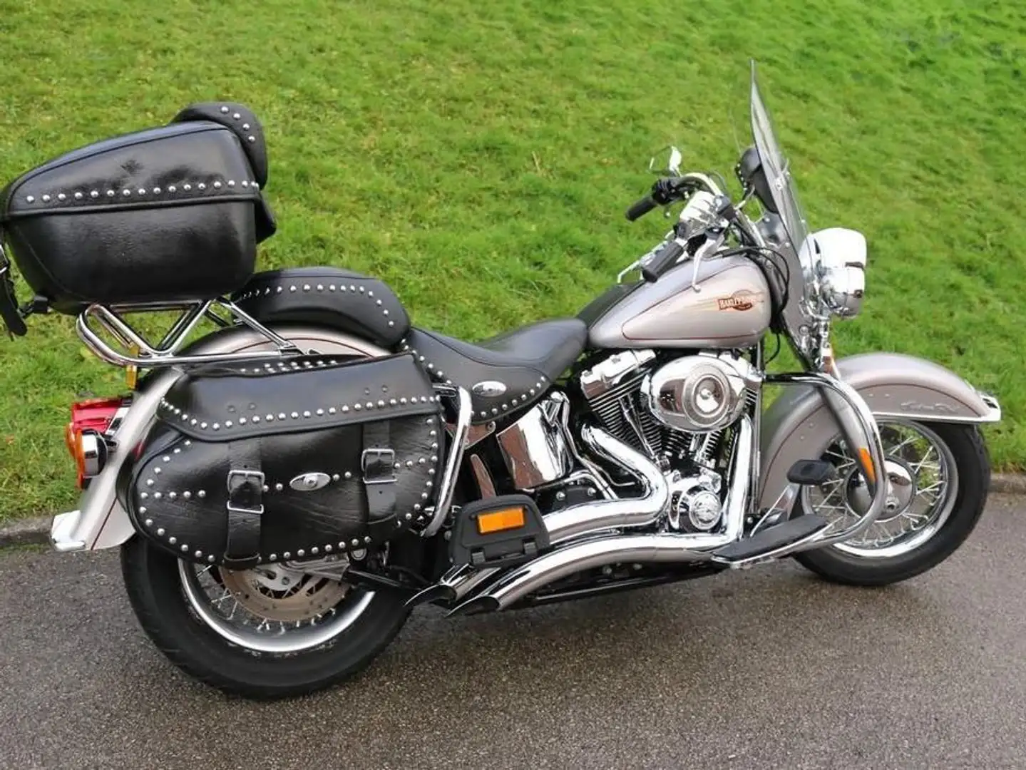 Harley-Davidson Heritage Softail Srebrny - 1