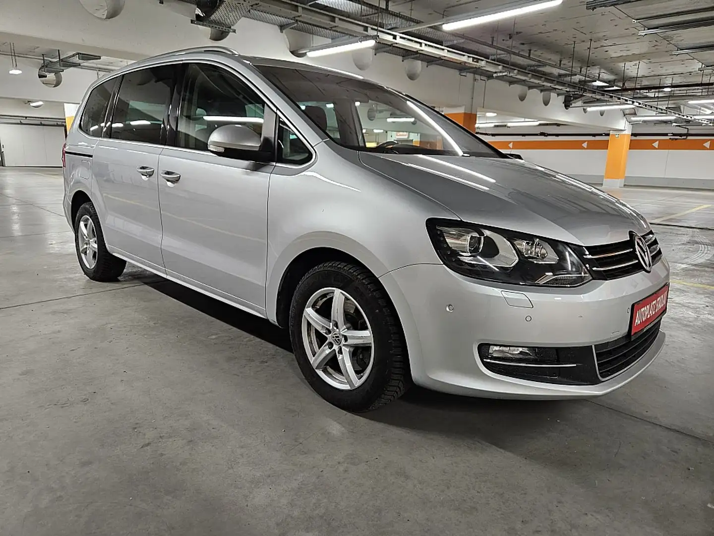 Volkswagen Sharan Sky BMT 2,0 TDI DPF DSG Silber - 1