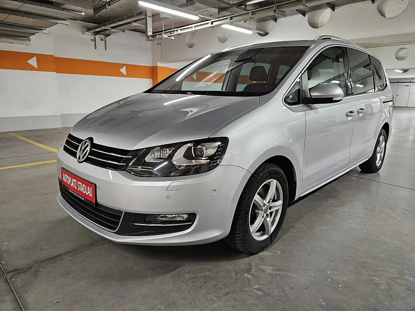Volkswagen Sharan Sky BMT 2,0 TDI DPF DSG Silber - 2