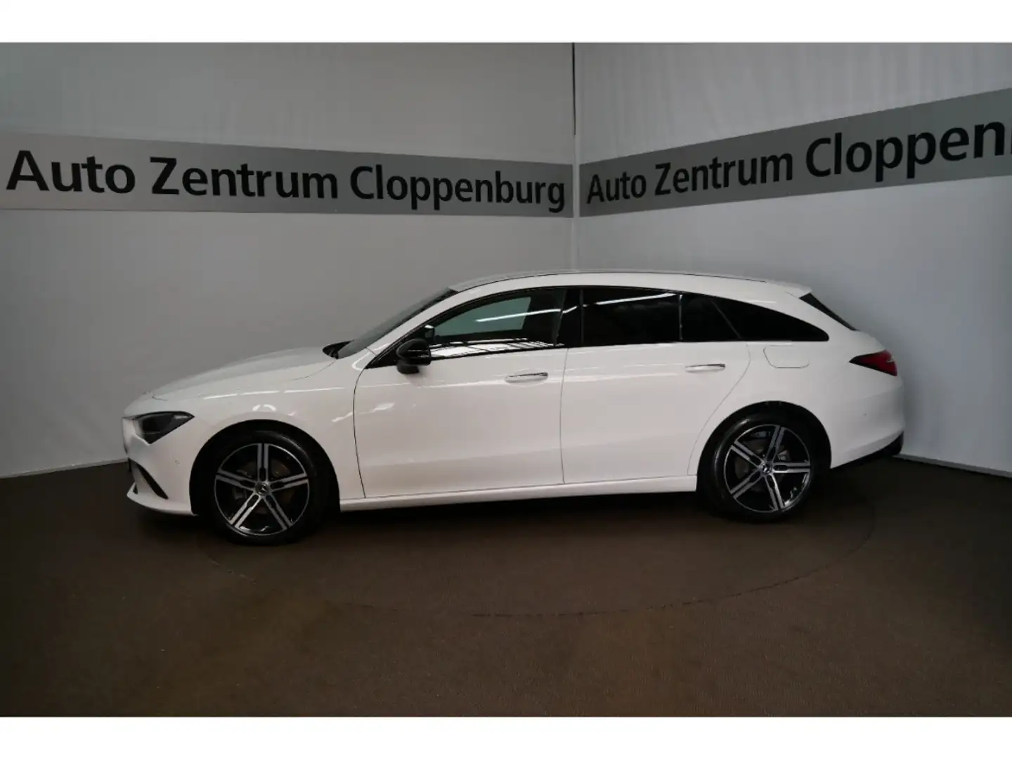 Mercedes-Benz CLA 200 d Night+Leder+Navi+Virtual Weiß - 2