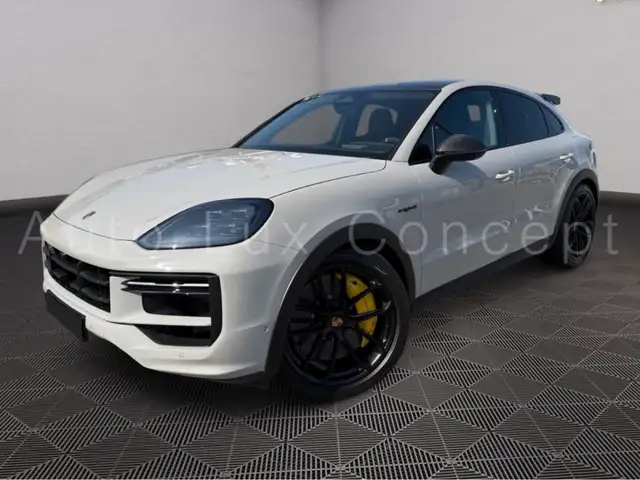 Porsche Cayenne main image