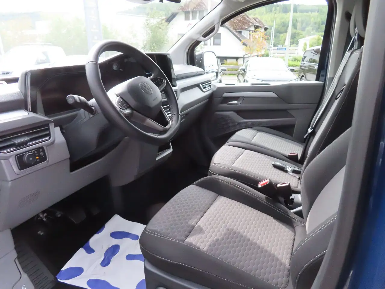 Volkswagen T7 Caravelle Life 2.0 TDI 110 kW KR NAVI AHK, миниатюра 11