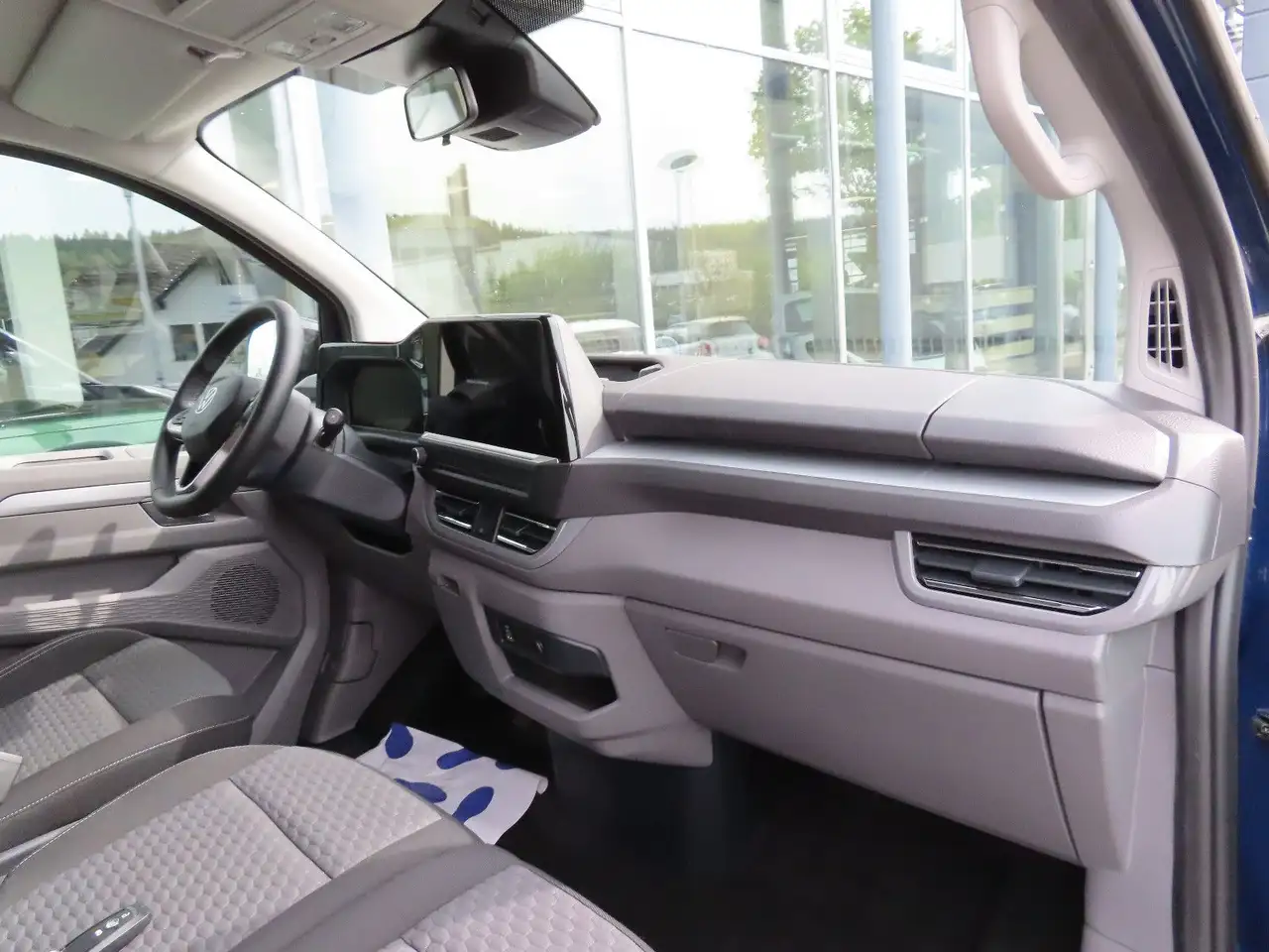 Volkswagen T7 Caravelle Life 2.0 TDI 110 kW KR NAVI AHK, миниатюра 9