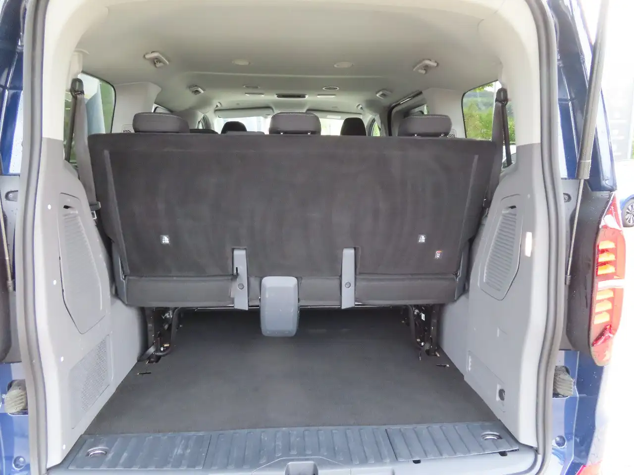 Volkswagen T7 Caravelle Life 2.0 TDI 110 kW KR NAVI AHK, миниатюра 10
