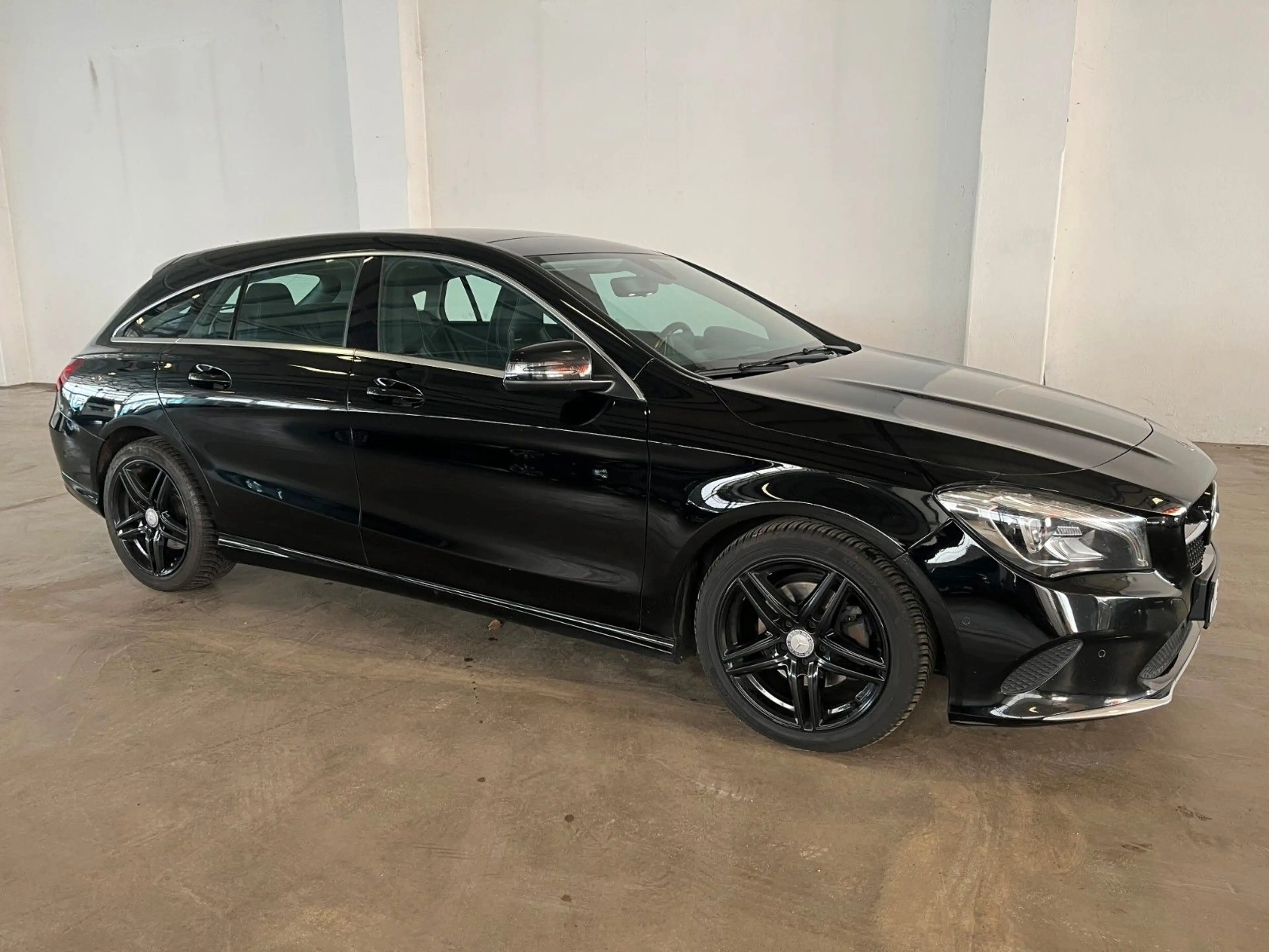 Mercedes-Benz CLA 220 Shooting Brake — photo 8