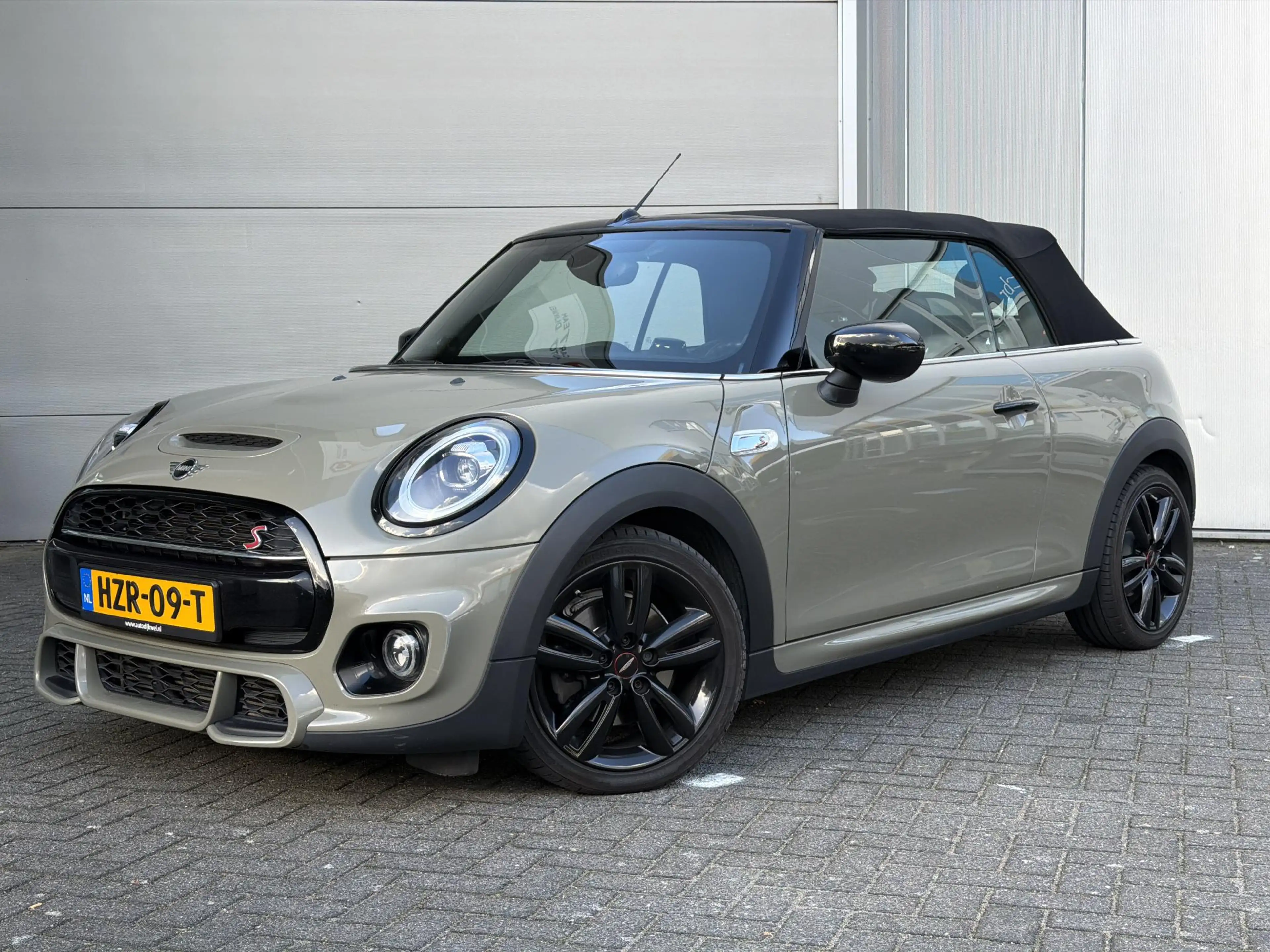 MINI Cooper S Cabrio 2.0 JCW aero-pakket — photo 2