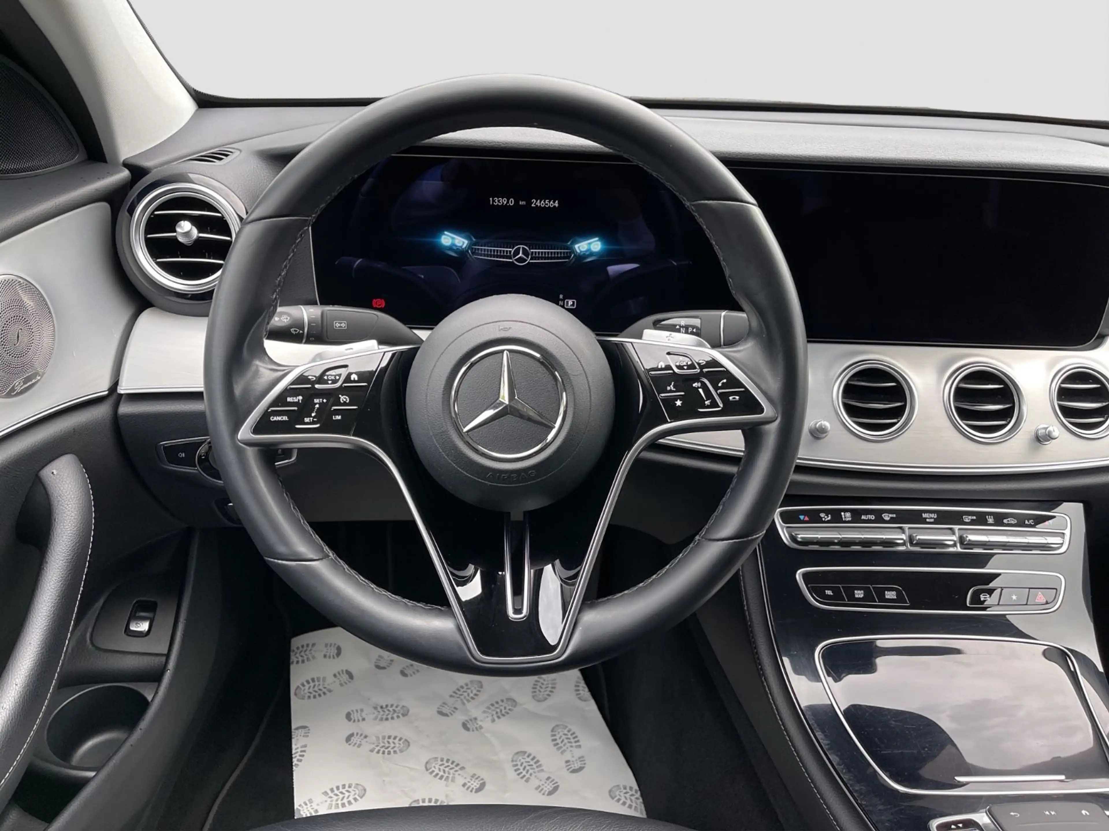 Mercedes-Benz E 400 d 4M Avantgarde/360°/HDUp/Burmester/NIGHT — photo 10